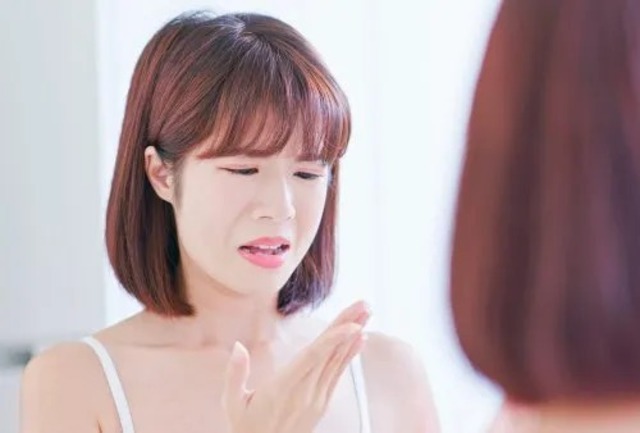 テカリを抑える方法に医師がアンサー おすすめテカリ防止下地8選 Antenna アンテナ