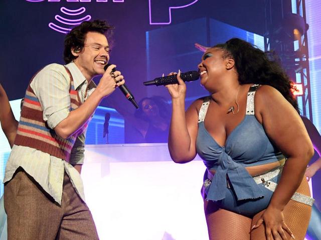 ハリー スタイルズがリゾのライブにサプライズ登場 極上コラボが実現 Antenna アンテナ