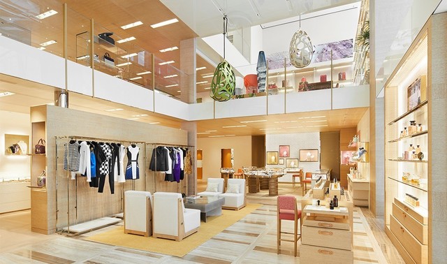 世界初のカフェ レストランも併設 国内最大の ルイ ヴィトン メゾン 大阪御堂筋 がオープン Antenna アンテナ