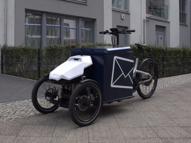 Uber Eatsを脅かす？ 無人で走る配達用スマート自転車「Smart 