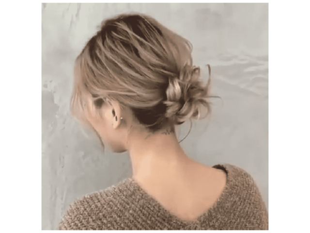 動画あり 三つ編みをほぐして作る こなれ感たっぷりのおだんごヘア Antenna アンテナ