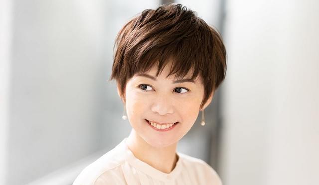 小顔とこなれ感を叶える トップにボリュームをもたせた 大人ショート Antenna アンテナ