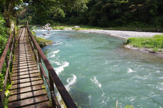 都内 渓谷5選 日帰りok 東京都内にある渓谷で自然に癒されよう 絶景カフェ バーベキュー 温泉情報も Antenna アンテナ
