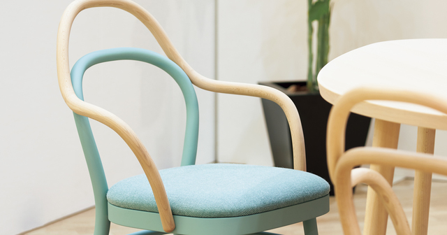 秋田木工と人気のインテリアデザイナー 五十嵐久枝氏による新シリーズ Agita アギタ Antenna アンテナ