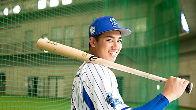 Dena 乙坂 畳を購入し自宅でも素振り 裸足で振ることで感覚を Antenna アンテナ