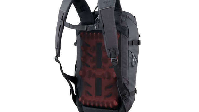 とにかく背中が蒸れない 通勤リュック が欲しいなら Antenna アンテナ