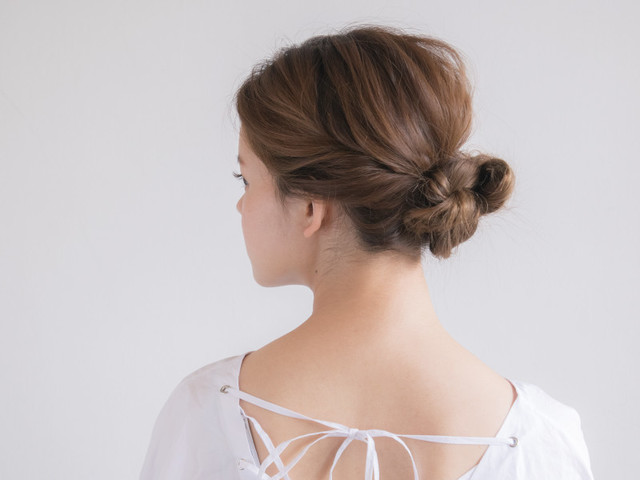 雨の日は巻かないヘアアレンジで乗り切る アイロン不要のまとめ髪 Antenna アンテナ