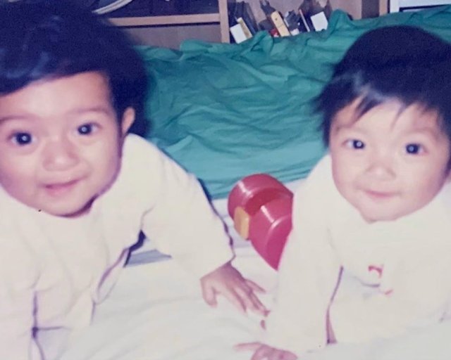 山里亮太 中居正広からの結婚祝い明かす ローラ 双子の兄との幼児期2ショット Antenna アンテナ