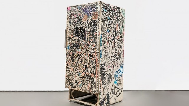 ジャン ミシェル バスキアのノートを忠実に再現した書籍の再販記念tシャツコレクションが登場 Antenna アンテナ ジャン ミシェル バスキアのノートを忠実に再現した書籍の再販記念tシャツコレクションが登場 Antenna アンテナ