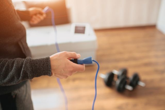 縄跳びのダイエット効果がすごい 正しい飛び方やトレーニングメニューを解説 Antenna アンテナ