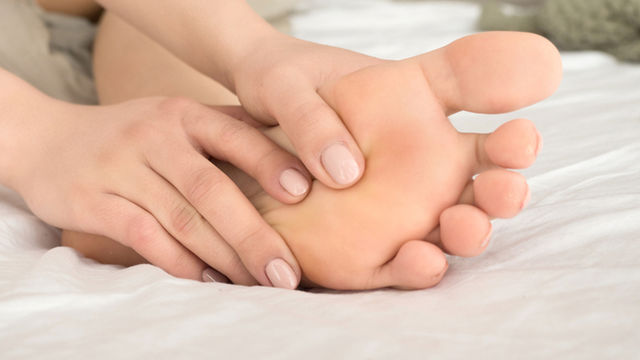 足相カウンセリング実録編 長年悩んだ足裏の角質が初めてツルツルに 肌の新陳代謝を高める足刺激方法とは Antenna アンテナ
