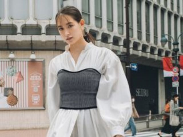 今日のコーデ ボリューミーなシャツワンピを引き締め ビスチェで作る女っぽハンサムコーデ Antenna アンテナ