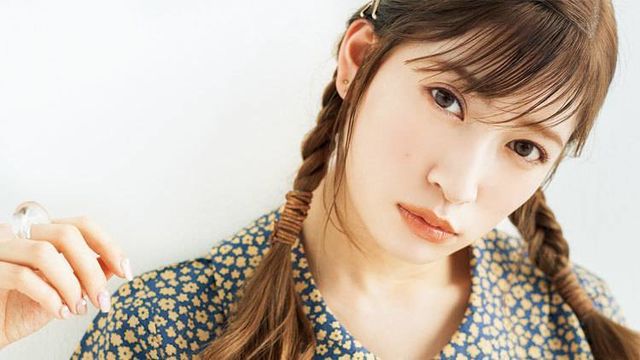 Nmb48吉田朱里がお手本 小顔効果 抜群な上におしゃれな愛されヘアアレンジ Antenna アンテナ