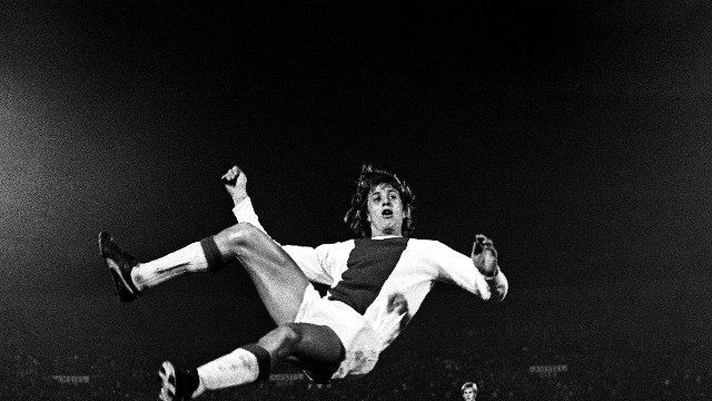 ここでのプレーを疑う者は必要ない バルサ幹部がレジェンド クライフの名言でデリフトを批判 Snsの乗っ取りと説明も Antenna アンテナ