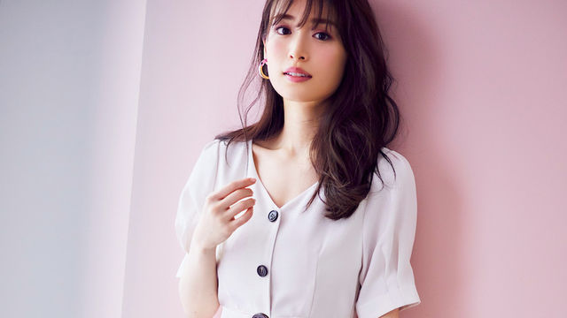 泉里香ちゃんが提案 大人だからできる 可愛いワンピスタイル ってこういうこと Antenna アンテナ