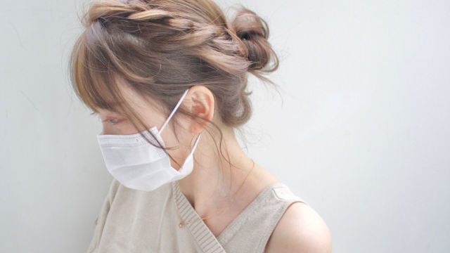 マスクをしてても超涼しげ 難しいワザ不要で即オシャレ 夏のお団子ヘアアレンジ Antenna アンテナ