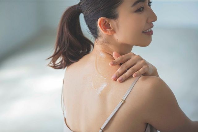 肌見せ服で自信が持てる 背中美人 が実践する 6つの美肌ケア Antenna アンテナ