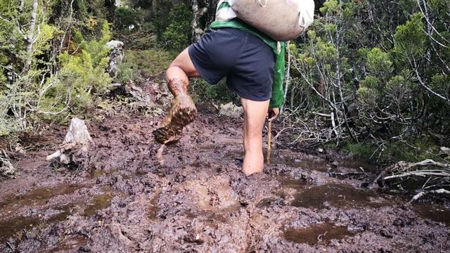 台湾のビキニ ハイカー 山で凍死 Antenna アンテナ