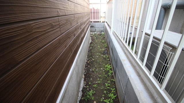 Snsでも注目の隣人トラブル 隣家の駐車がギリギリすぎ 解決法は Antenna アンテナ