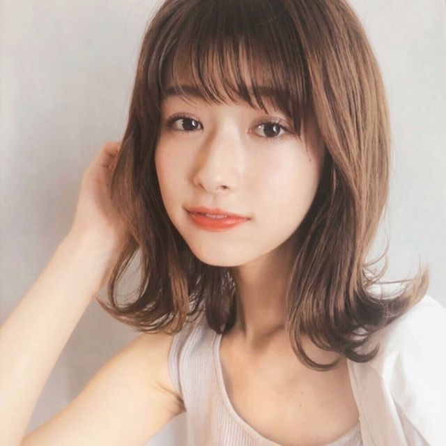 代 30代におすすめ 面長さんに朗報 ダメージヘアも活かせる魔法の小顔ミディアム Antenna アンテナ