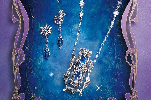 アナ スイ 砂時計 モチーフのネックレス登場 カラーサンド入りガラスの筒に月 太陽の装飾も Antenna アンテナ