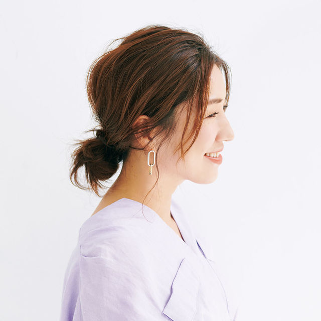 人気ヘア メイク 長井かおりさんが こなれ感 のコツを徹底解説 40代のヘアアレンジ Antenna アンテナ