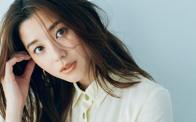 クールフェミニン派の 秋トレンドアイテム 朝比奈 彩が着こなすおすすめ4コーデ Antenna アンテナ