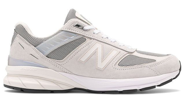 絶滅危惧種 ニューバランス M990v4 をv5と比べて魅力的だったのはどっち Antenna アンテナ