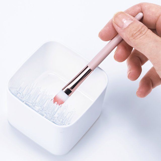 メイクブラシの毛質をキープする正しい洗い方は メイク道具ケアクイズ Antenna アンテナ