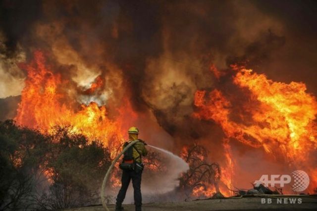 逃げ場失った0人超をヘリで救出 米カリフォルニア州山火事 Antenna アンテナ