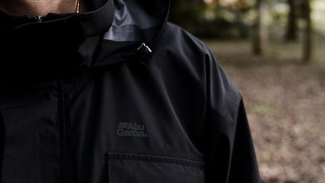 フィッシングとストリートが交わる アブガルシアとイズネスのコラボウェアは 1ldkで先行発売 Antenna アンテナ