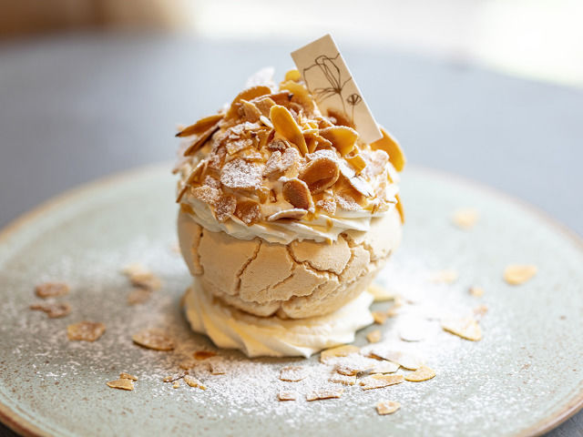 スイーツ界でいま大注目 大人のためのスイーツに酔いしれる パティスリー イーズ 日本橋 茅場町 Antenna アンテナ