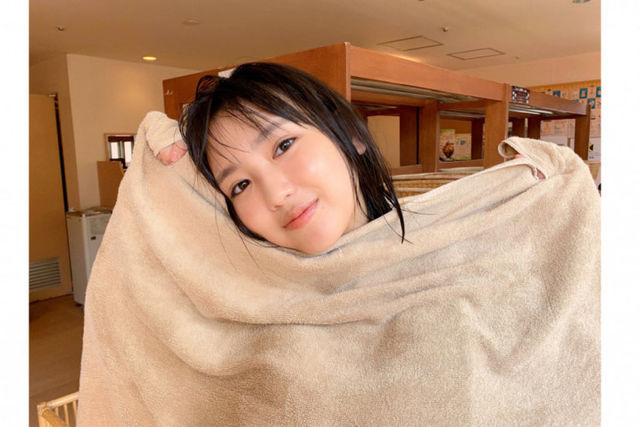 沢口愛華 お風呂上がりのつるつるたまご肌の 素 がのぞくバスタオルショットに 尊すぎる の声 Antenna アンテナ