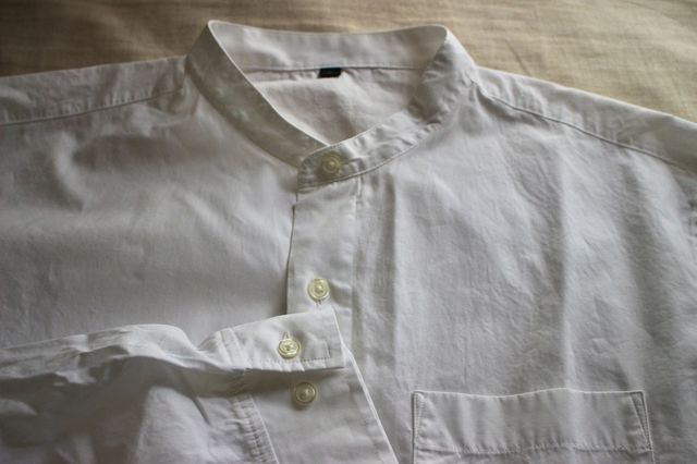男女兼用で使える無印良品の スタンドカラーシャツ は 3シーズン着まわせる万能アイテムだった マイ定番スタイル Antenna アンテナ