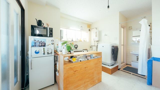 家電収納や間仕切りに おしゃれなキッチンカウンターの実例まとめ 教えて グッドルーム Antenna アンテナ