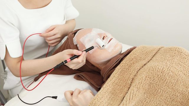 本音レビュー タカミクリニックで角栓除去 イオン導入をしてみた Antenna アンテナ