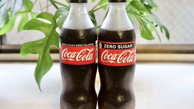 コカ コーラ と アシックス のコラボレーションでポップなサステナ系シューズが爆誕 Antenna アンテナ