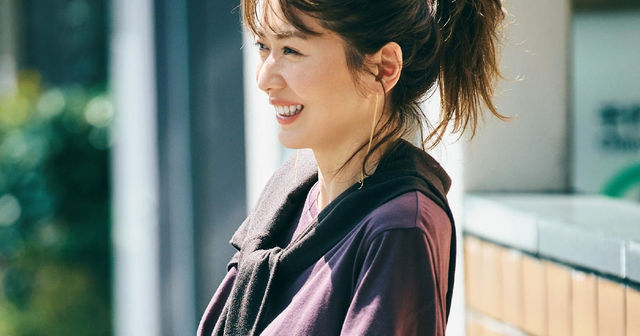 ユニクロのメンズニット 30代が買うなら きれいな渋色 おしゃれプロの最旬３コーデ Antenna アンテナ