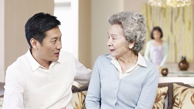 マザコン夫の特徴チェックリスト 母親思いな旦那との違いとは Antenna アンテナ