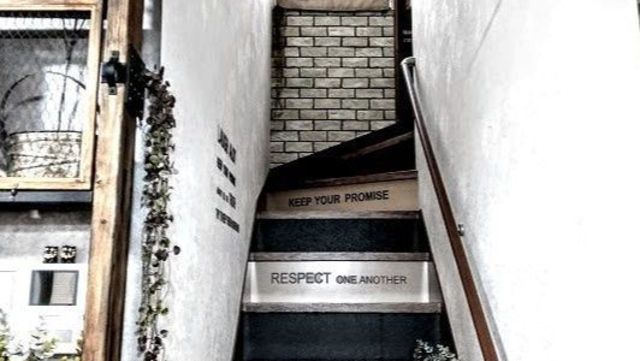 階段まわりは収納スペースの宝庫 壁面収納と階段下収納のポイント Antenna アンテナ