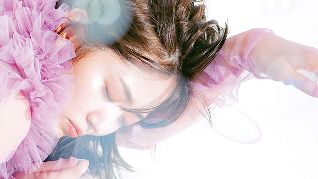 岡崎紗絵がインタビュー 鈴木愛理 の 人生 が変わったきっかけとは Antenna アンテナ