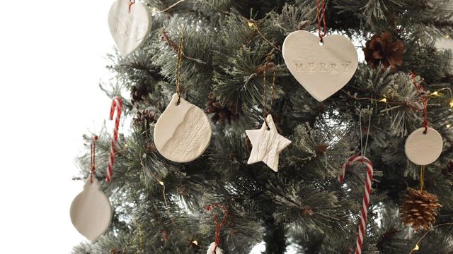 紙粘土でクリスマスを彩ろう ５stepクレイオーナメントの作り方 Antenna アンテナ