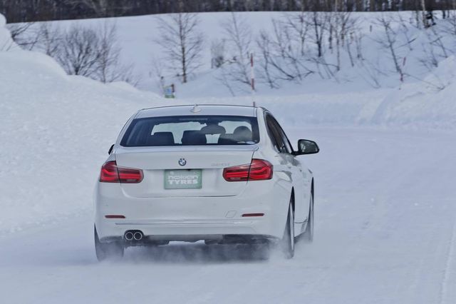 なぜタイヤは氷の上で滑るのか 極寒ではグリップ 国産と欧州スタッドレスの違いとは 短期連載第2回 Antenna アンテナ