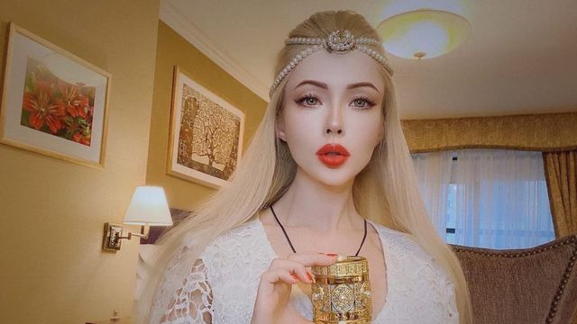 完成された 圧巻の美貌 ロシア人モデルの アンジェリカ がリアルバービーすぎる Antenna アンテナ