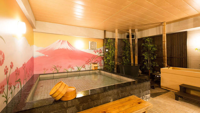 ほの暗い部屋で二人きり 完全個室にフラットシートも デートにオススメなネットカフェ6選 Antenna アンテナ