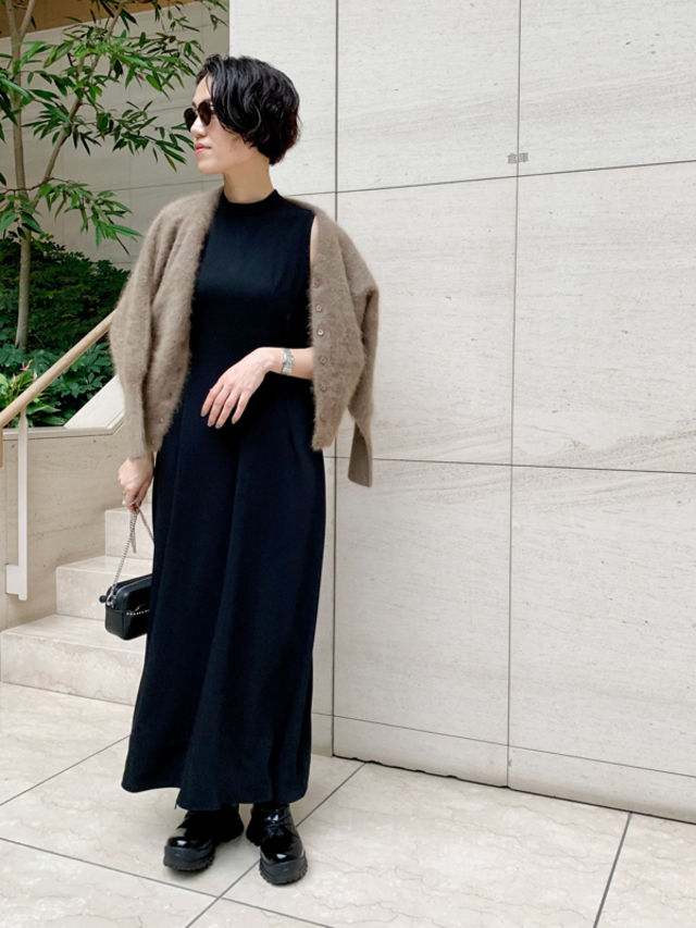 デイリーに着られる黒ワンピースでドレスアップ エディター昼田祥子さん ミモレ セレクトショップ タイプ別 私の妄想ショッピングリスト Antenna アンテナ
