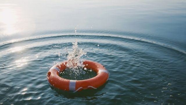 ブランコのチェーンがぷつり 高さ1900メートルから渓谷に投げ出された観光客 奇跡的に助かる 見ているだけで心臓が止まるエクストリーム映像 Antenna アンテナ