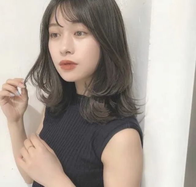 ボブやロングヘアでも可愛い 外ハネの作り方と簡単ヘアアレンジまとめ Antenna アンテナ