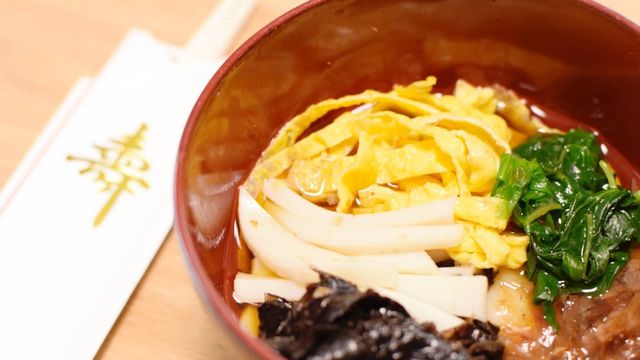 ぜんざいと何が違う 正月料理に 小豆雑煮 を食べる地域とは Antenna アンテナ