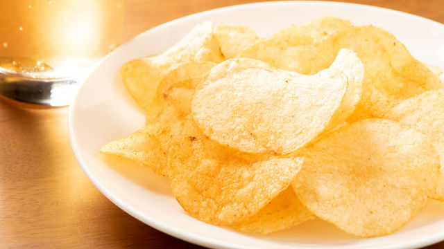 湖池屋 ポテチ カラムーチョのアレンジレシピ 5分でできる驚きの美味と見た目 Antenna アンテナ